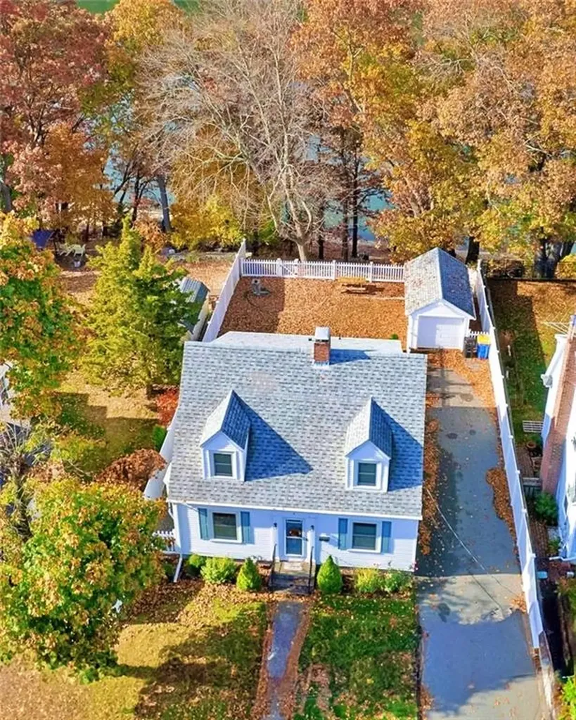 8 Fairview Avenue Lincoln RI 02865
