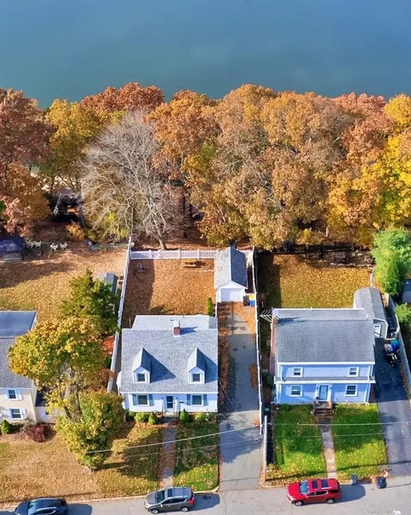8 Fairview Avenue Lincoln RI 02865