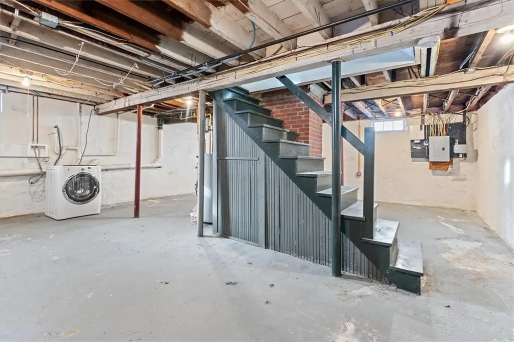 8 Fairview Avenue Lincoln RI 02865
