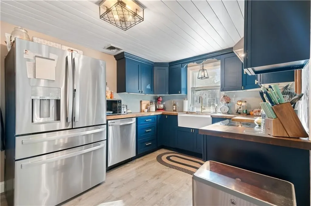 7 Eileen Drive West Warwick RI 02893