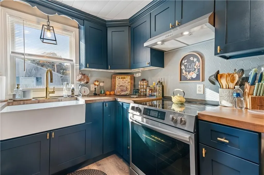 7 Eileen Drive West Warwick RI 02893