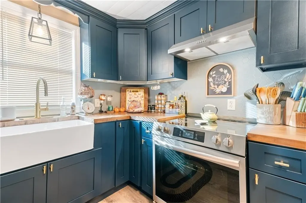7 Eileen Drive West Warwick RI 02893