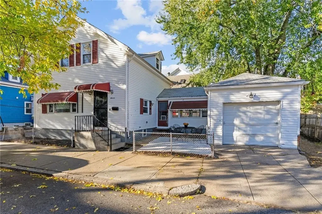11 Linton Street Providence RI 02908