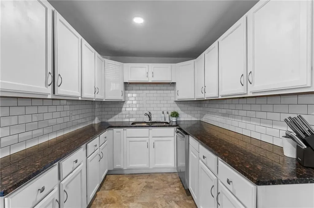 11 Linton Street Providence RI 02908