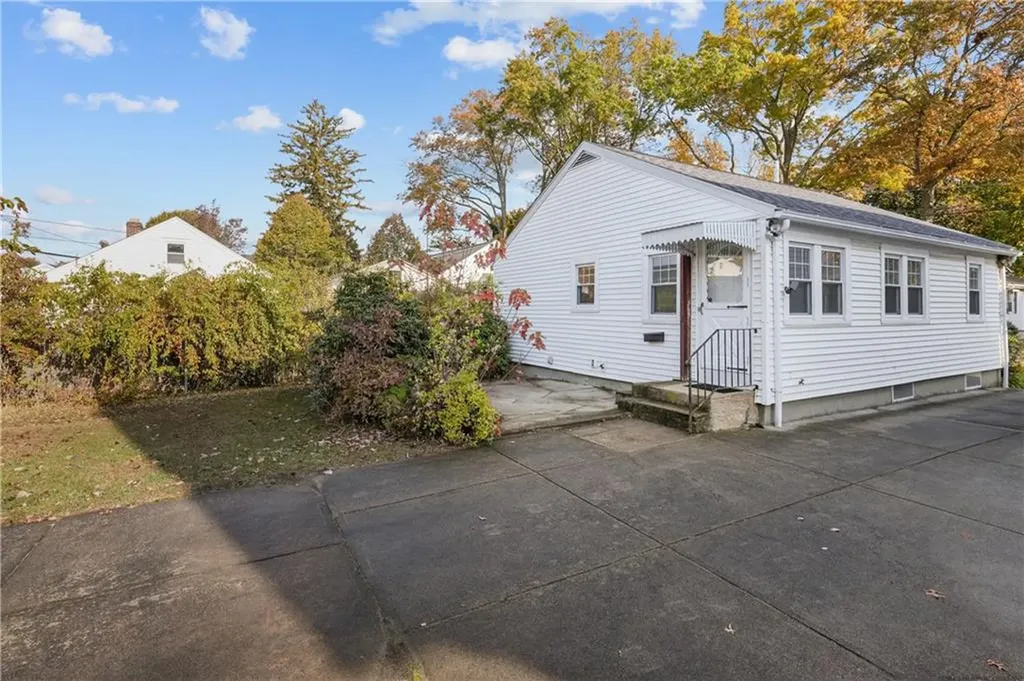 26 Webb Street Providence RI 02908