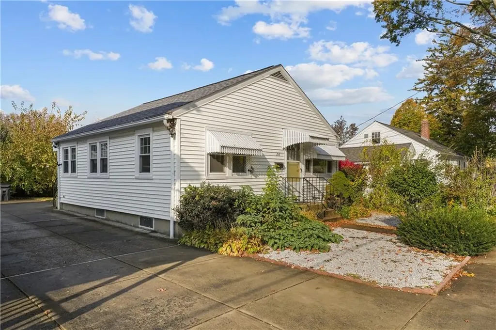 26 Webb Street Providence RI 02908