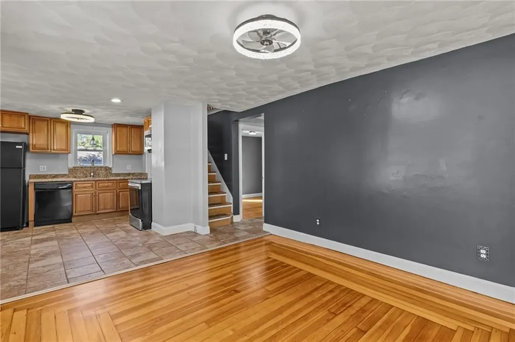 6 Kent Street West Warwick RI 02893