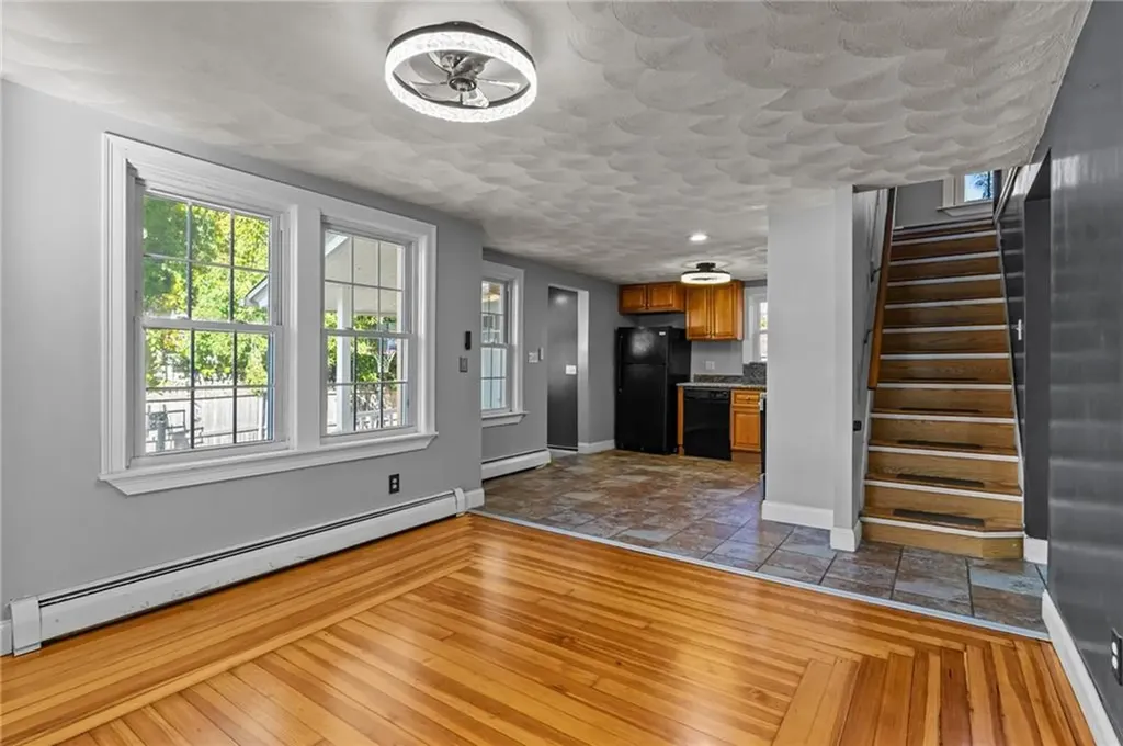 6 Kent Street West Warwick RI 02893