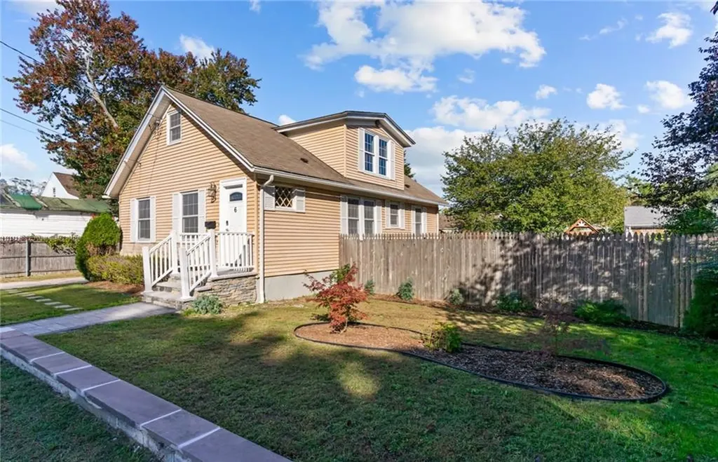 6 Kent Street West Warwick RI 02893