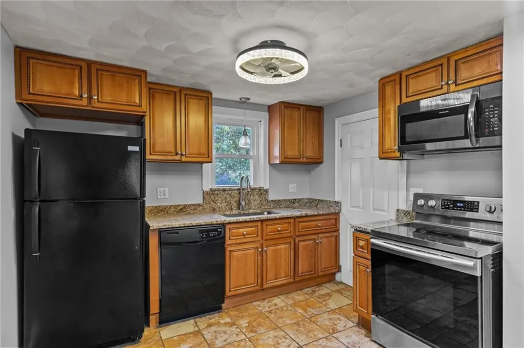 6 Kent Street West Warwick RI 02893