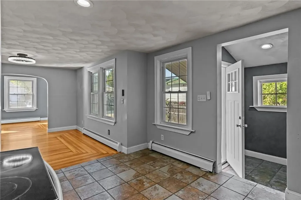 6 Kent Street West Warwick RI 02893