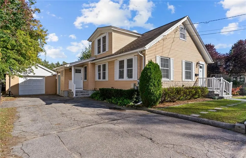 6 Kent Street West Warwick RI 02893