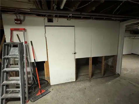 90 Rhode Island Avenue Newport RI 02840