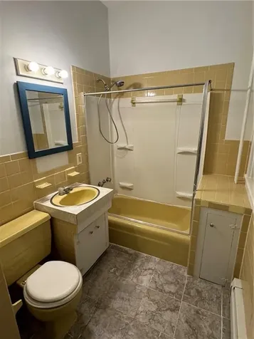 90 Rhode Island Avenue Newport RI 02840