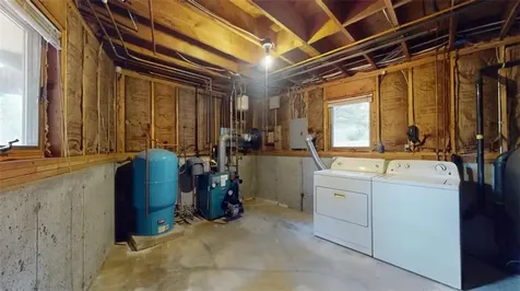 66 Silver Lake Avenue South Kingstown RI 02879