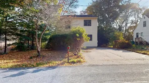 66 Silver Lake Avenue South Kingstown RI 02879