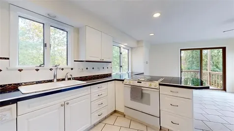 66 Silver Lake Avenue South Kingstown RI 02879