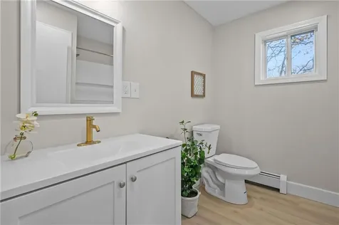 40 Woodlawn Road North Smithfield RI 02896