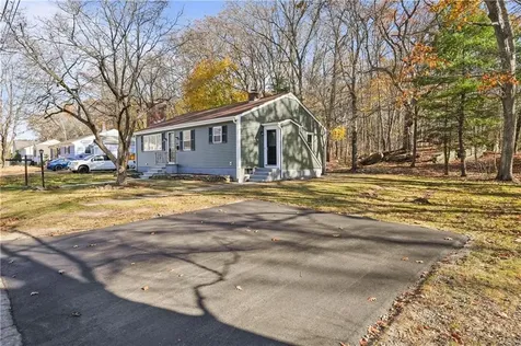 40 Woodlawn Road North Smithfield RI 02896