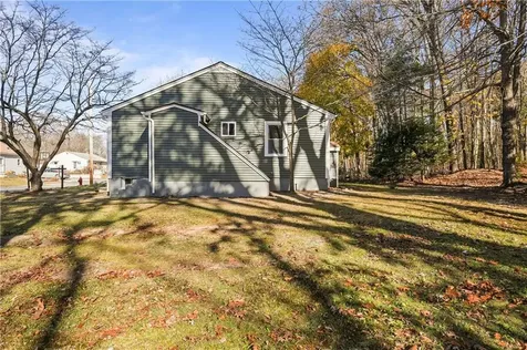40 Woodlawn Road North Smithfield RI 02896