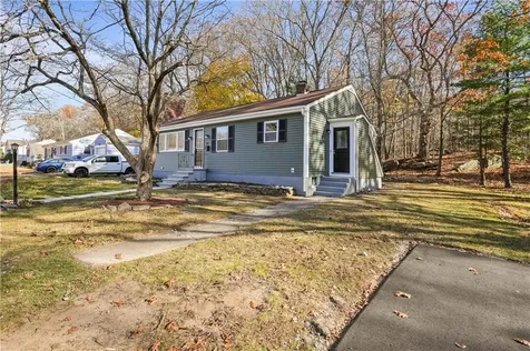 40 Woodlawn Road North Smithfield RI 02896