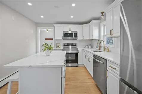 40 Woodlawn Road North Smithfield RI 02896