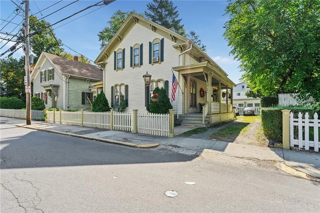 286 Central Street Central Falls RI 02863