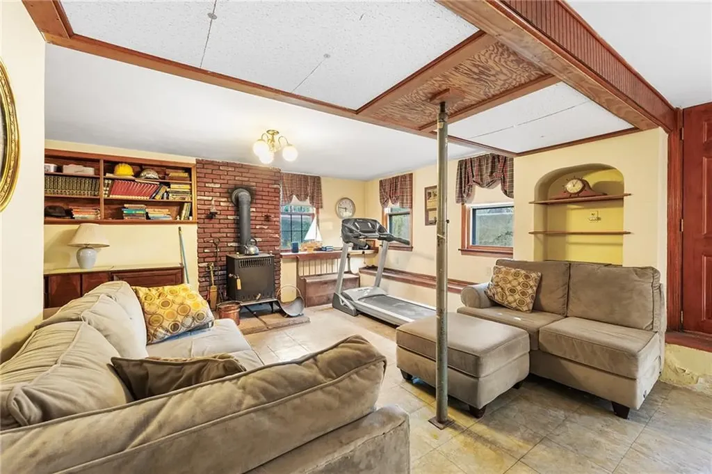 286 Central Street Central Falls RI 02863