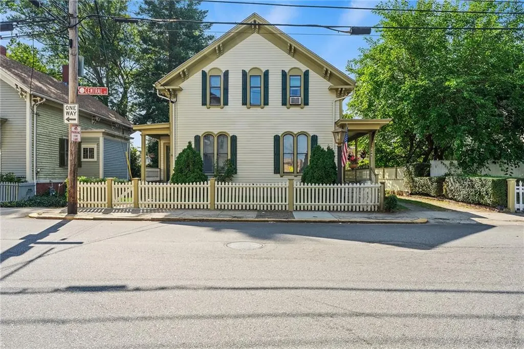 286 Central Street Central Falls RI 02863
