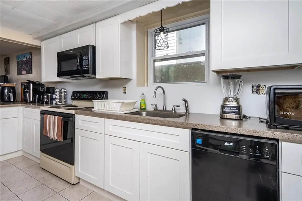 41 Old River Road Lincoln RI 02865