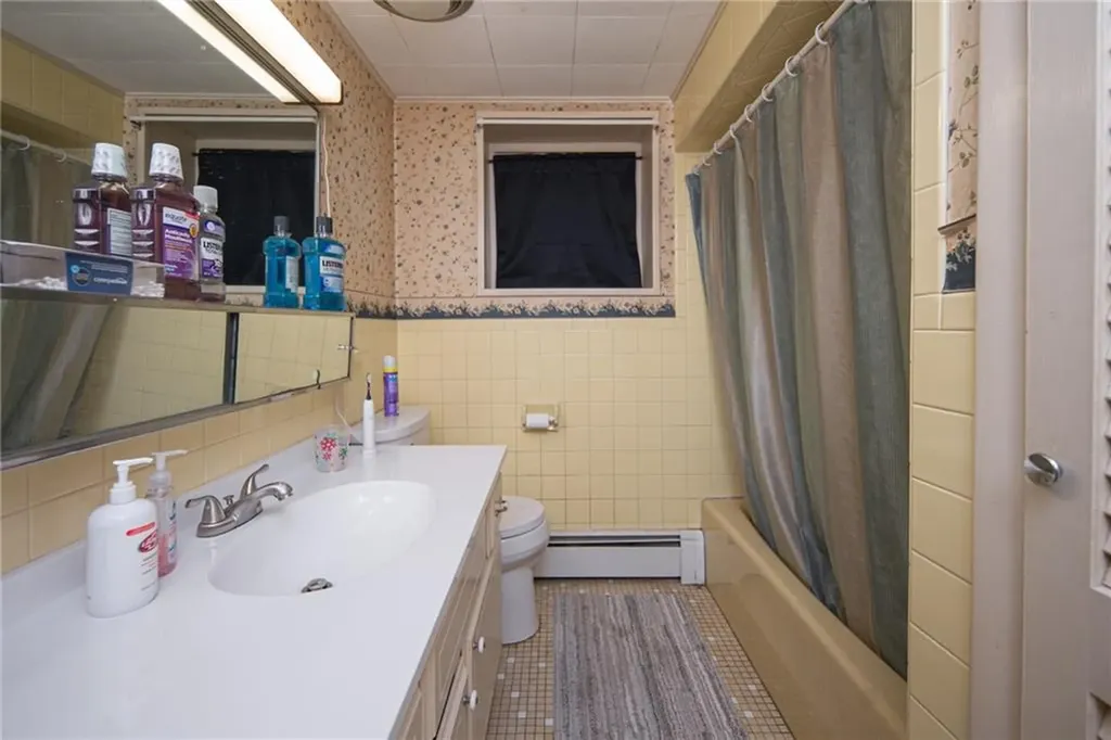 41 Old River Road Lincoln RI 02865