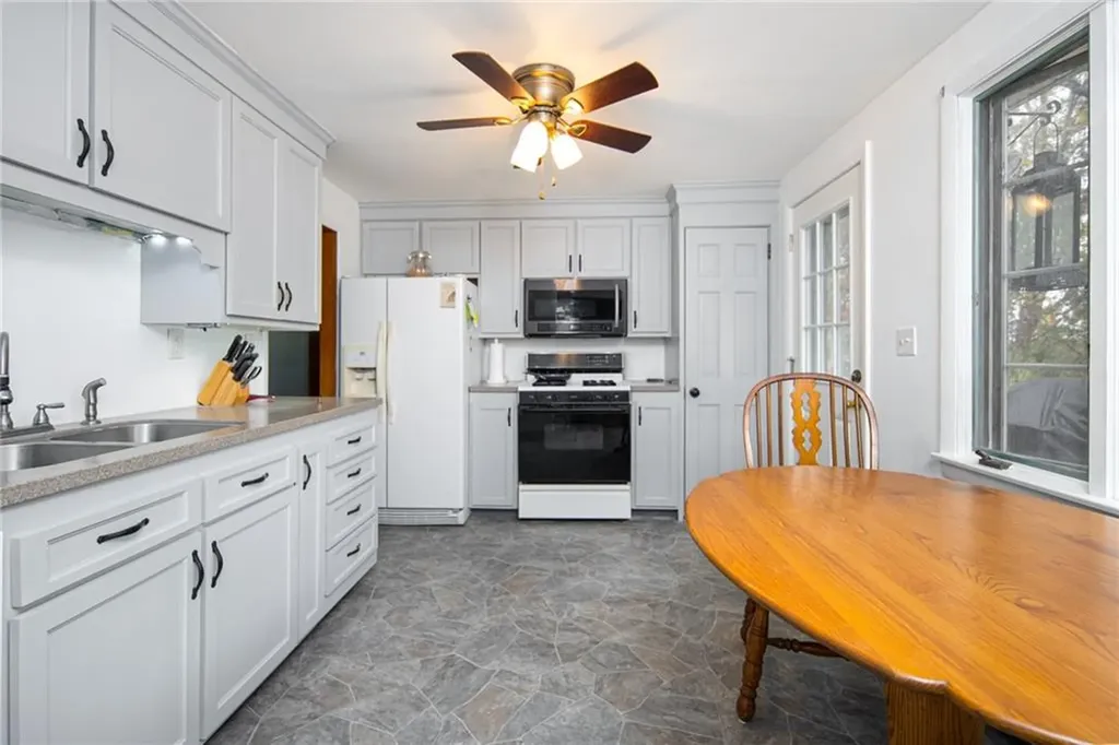 41 Old River Road Lincoln RI 02865