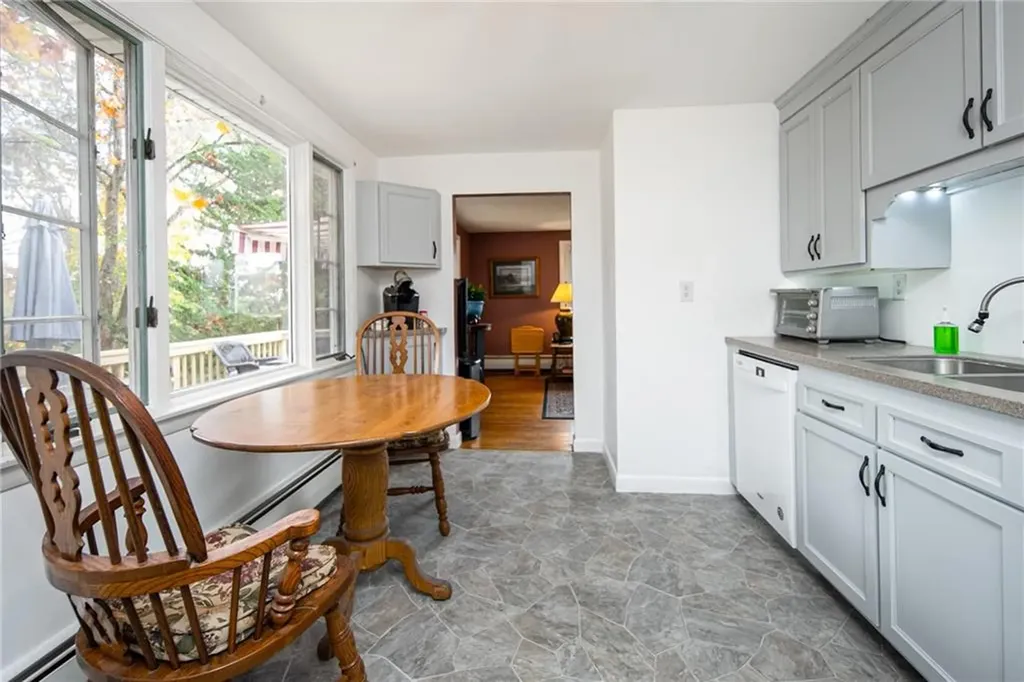 41 Old River Road Lincoln RI 02865