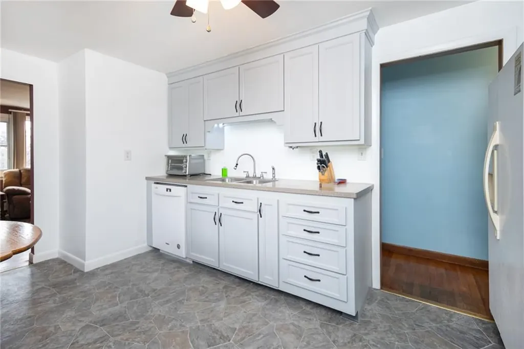 41 Old River Road Lincoln RI 02865