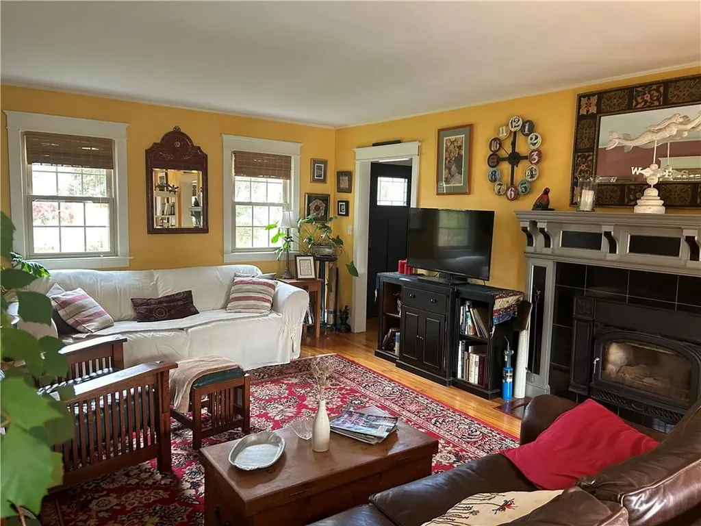 7 Boulevard East Boulevard Middletown RI 02842