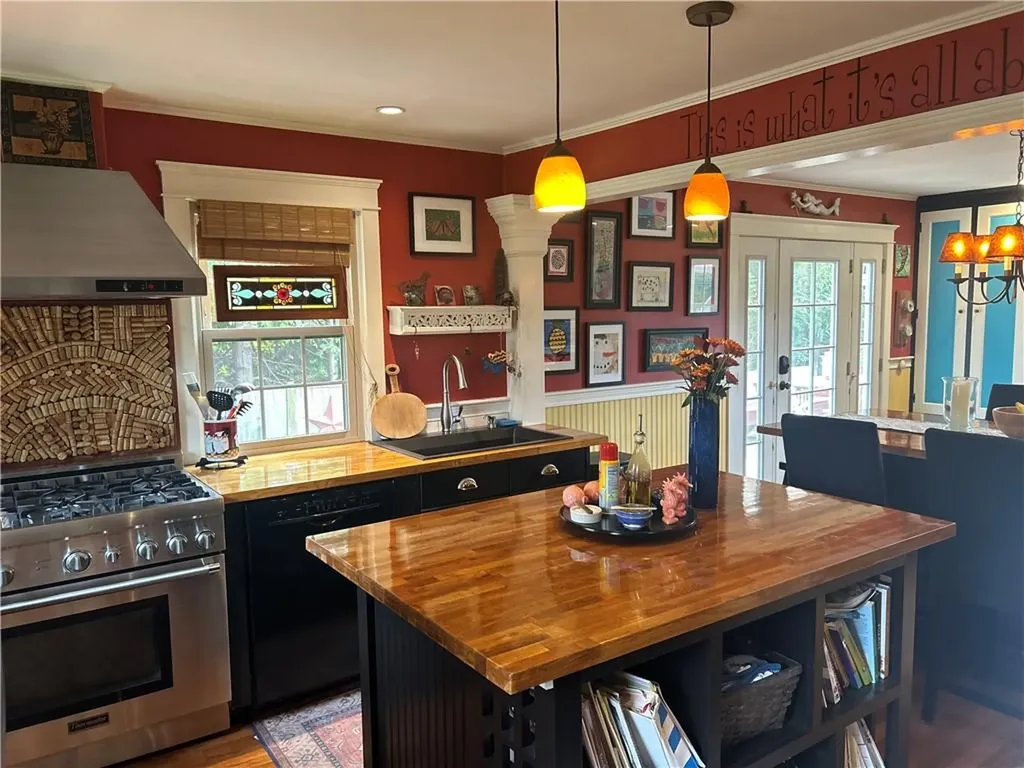 7 Boulevard East Boulevard Middletown RI 02842