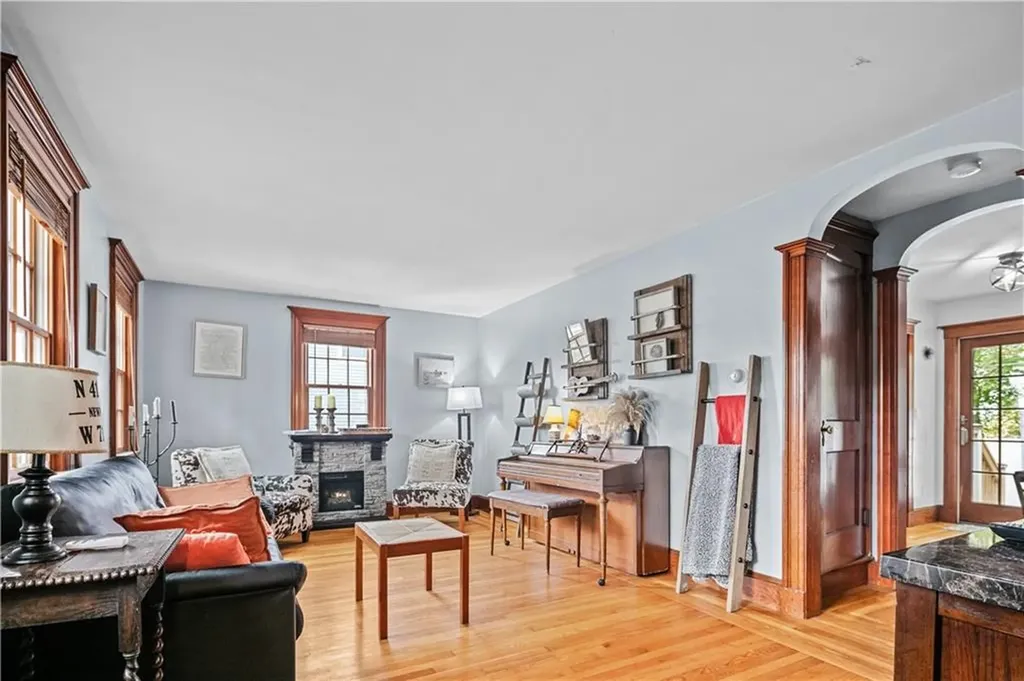 47 Admiral Kalbfus Road Newport RI 02840