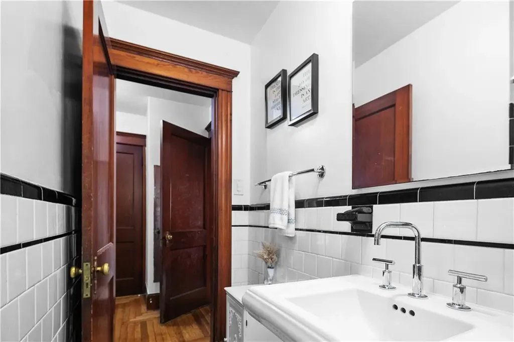 47 Admiral Kalbfus Road Newport RI 02840