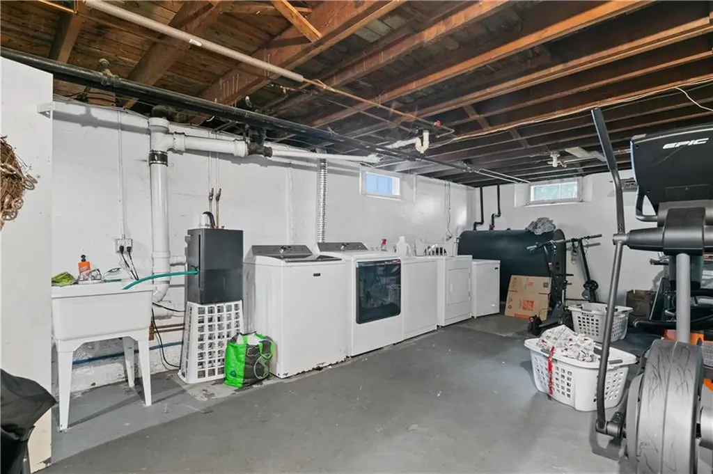 47 Admiral Kalbfus Road Newport RI 02840