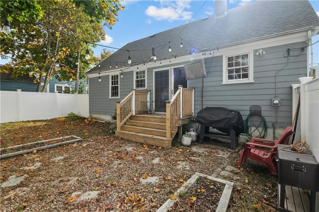 47 Admiral Kalbfus Road Newport RI 02840