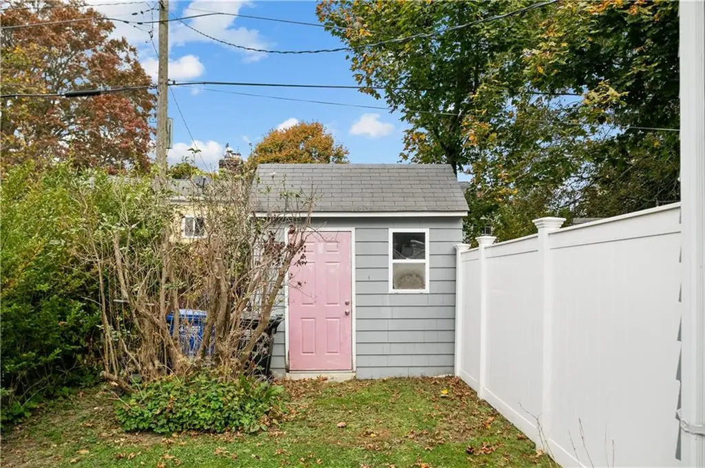 47 Admiral Kalbfus Road Newport RI 02840
