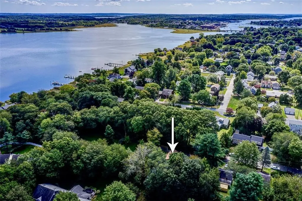 30 Burr Avenue Barrington RI 02806