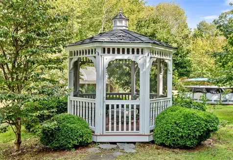 30 Burr Avenue Barrington RI 02806