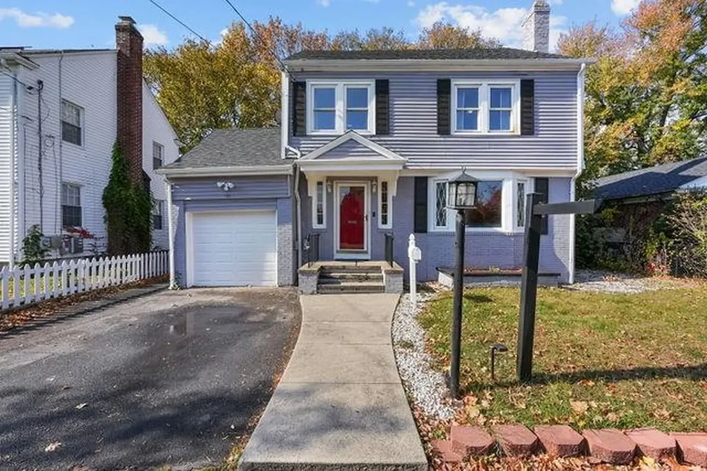 188 Canton Street Providence RI 02908