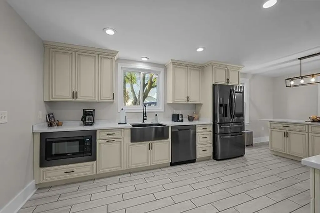 188 Canton Street Providence RI 02908