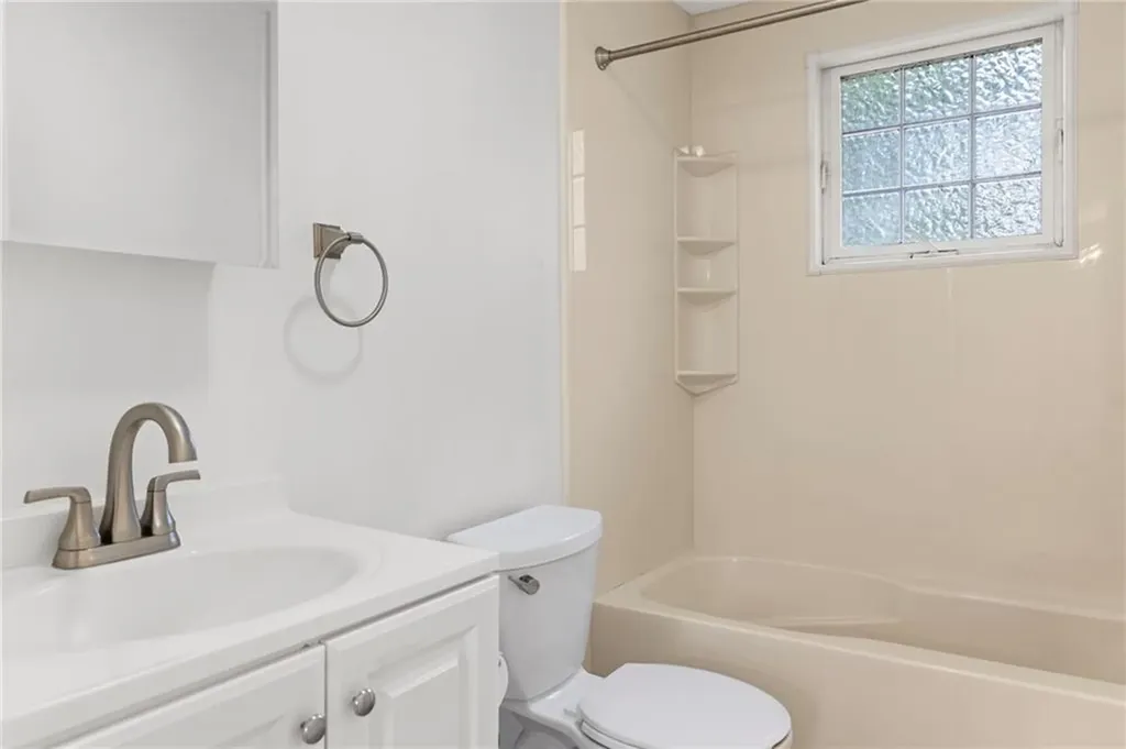 28 Florida Avenue Coventry RI 02816