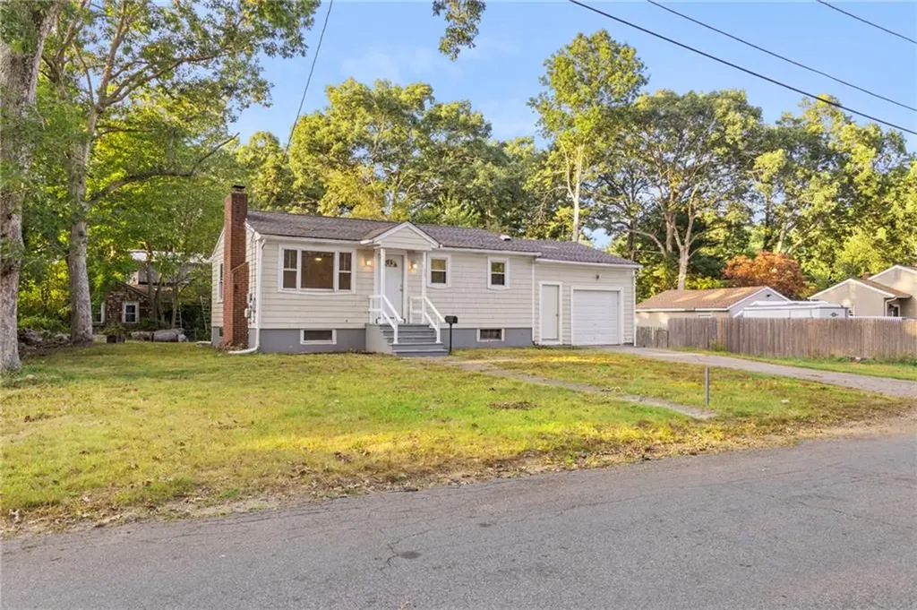 28 Florida Avenue Coventry RI 02816