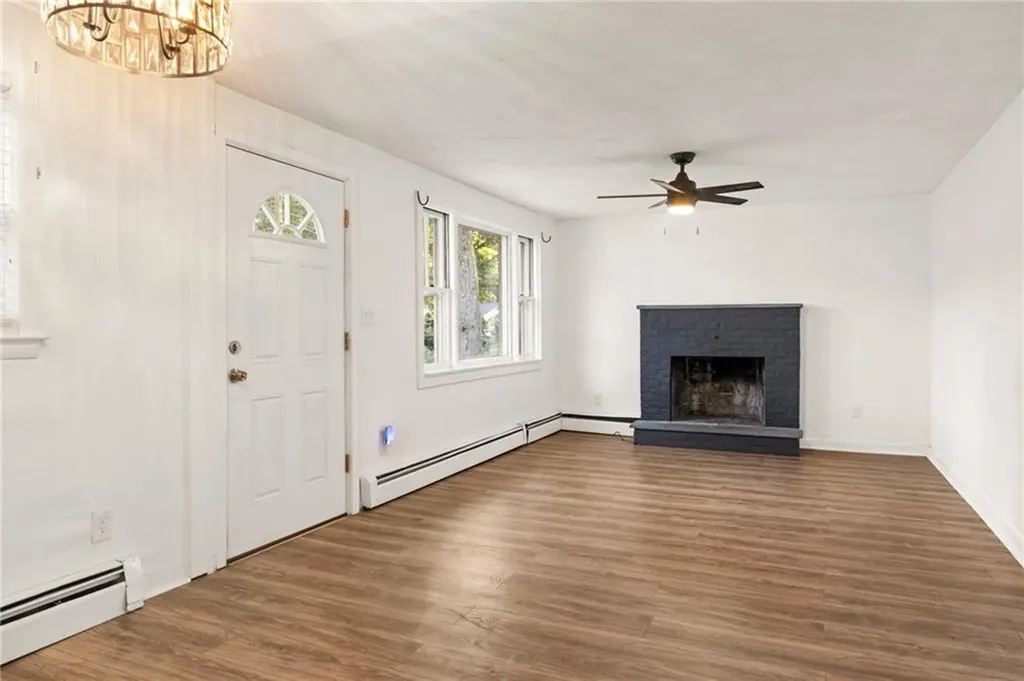 28 Florida Avenue Coventry RI 02816