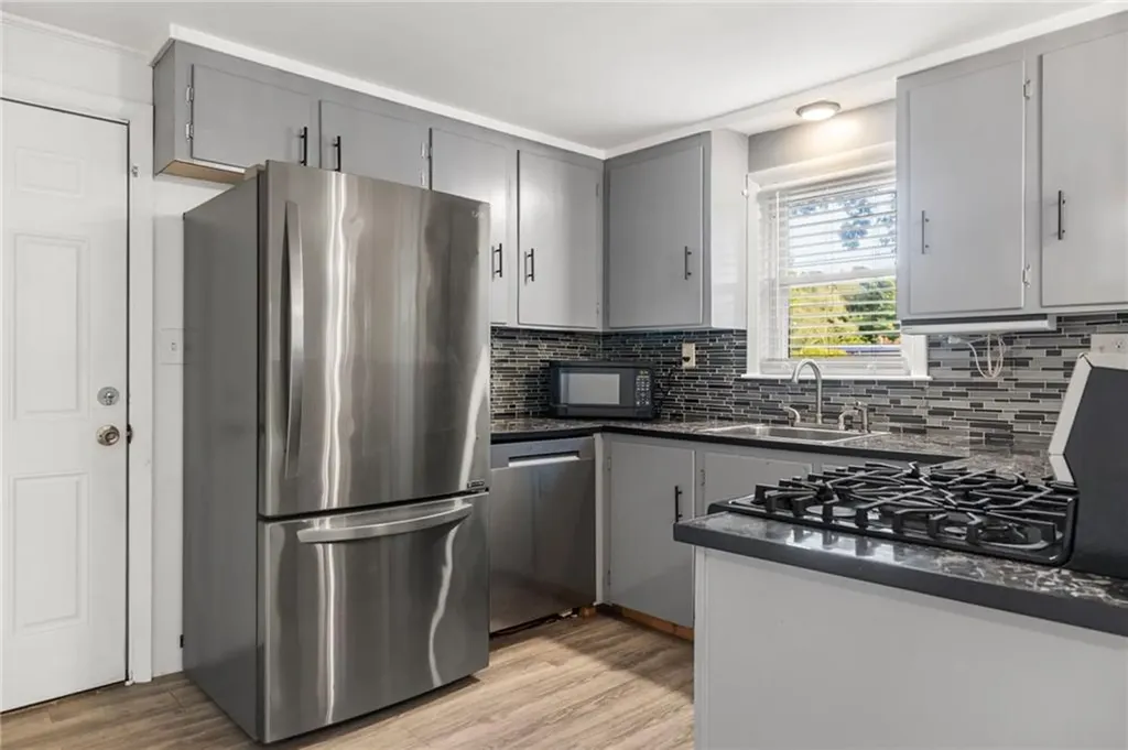 28 Florida Avenue Coventry RI 02816