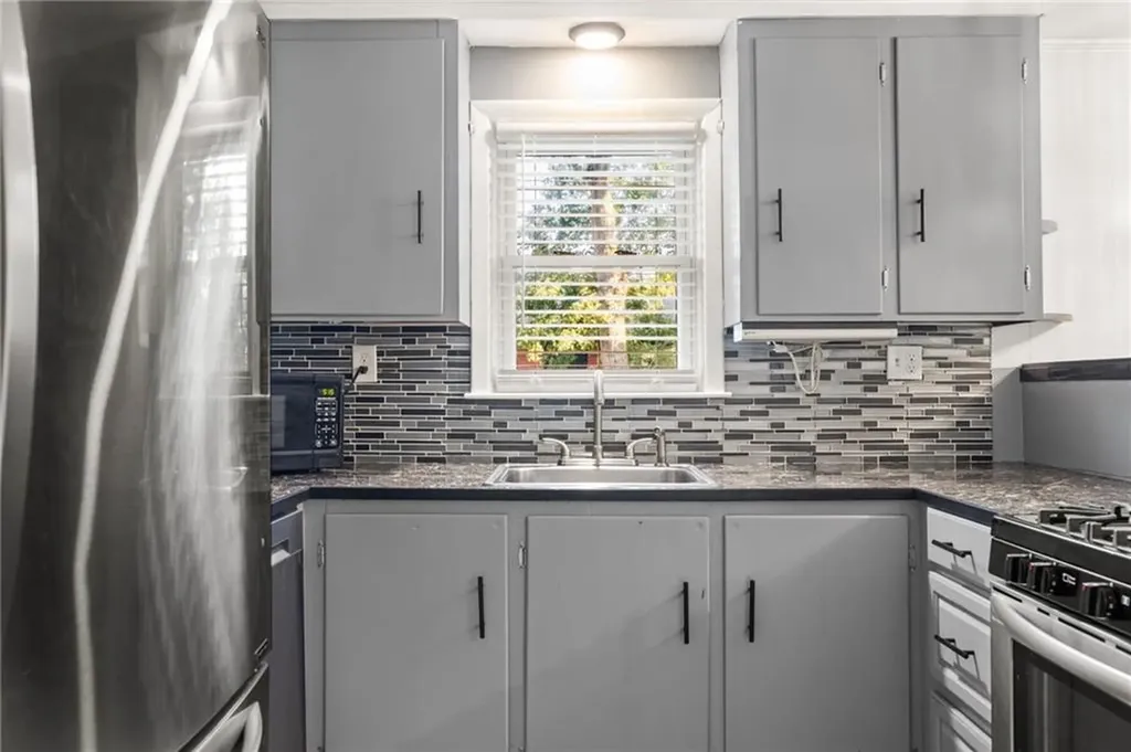 28 Florida Avenue Coventry RI 02816